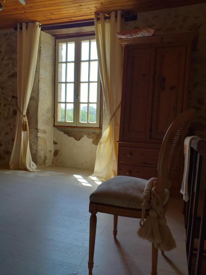 Gîte Moulin de Ludièras Busserolles Esterno foto